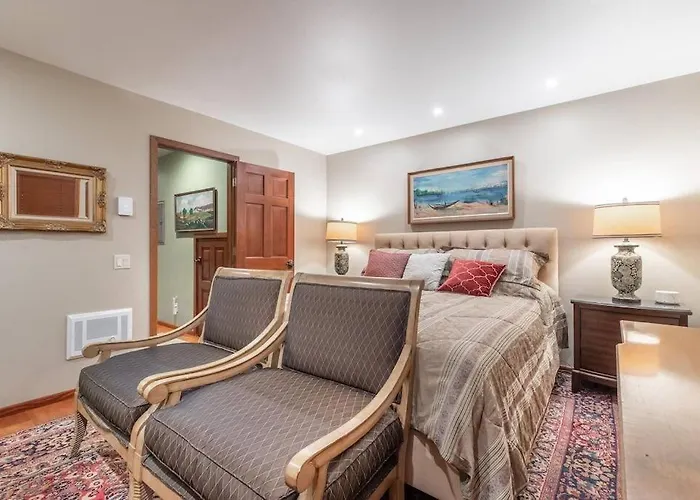 Townhouse Art Gallery In Mammoth\'S Best Location