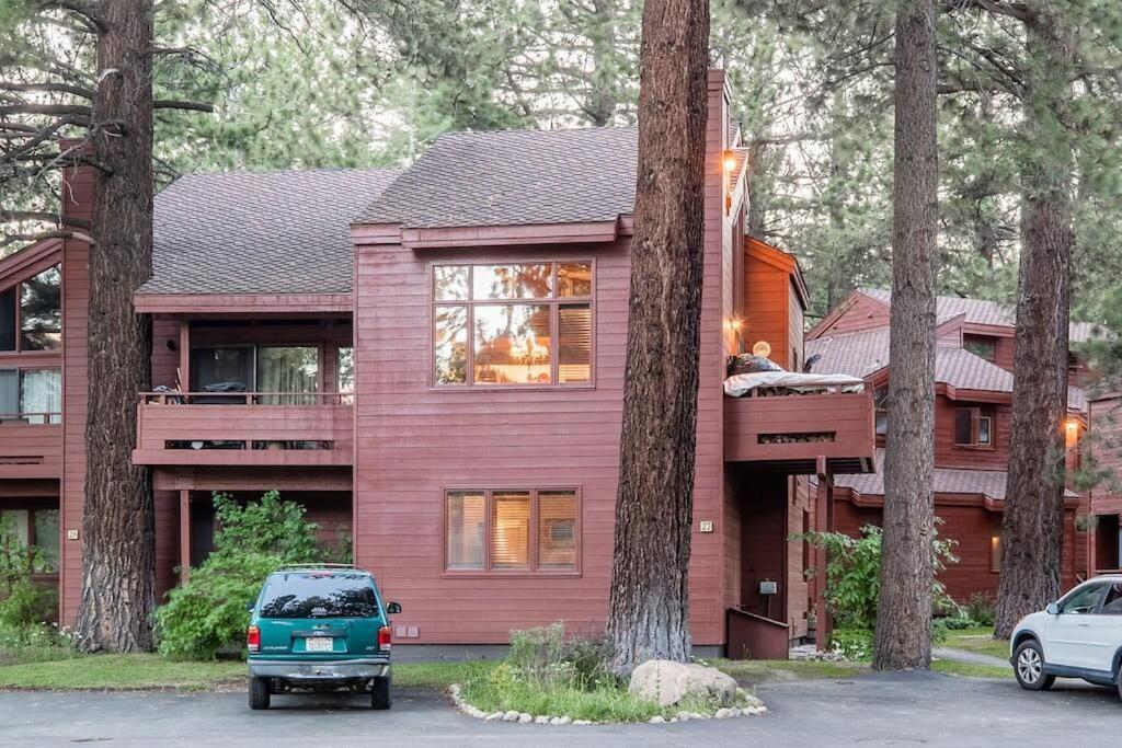 Townhouse Art Gallery In Mammoth's Location Appartement *
