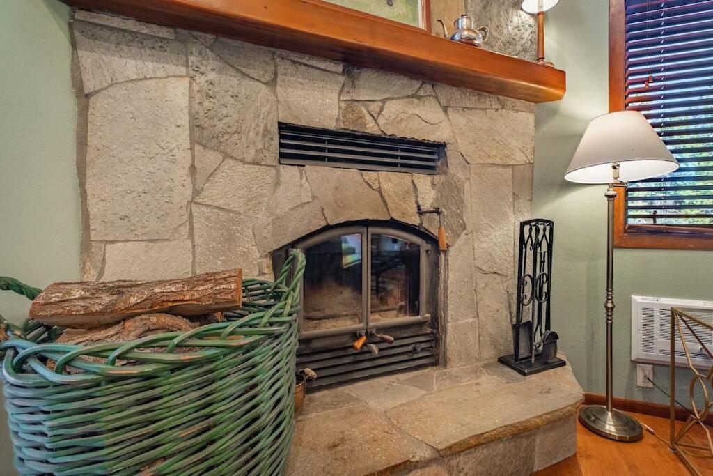 Appartement Townhouse Art Gallery In Mammoth's Location *