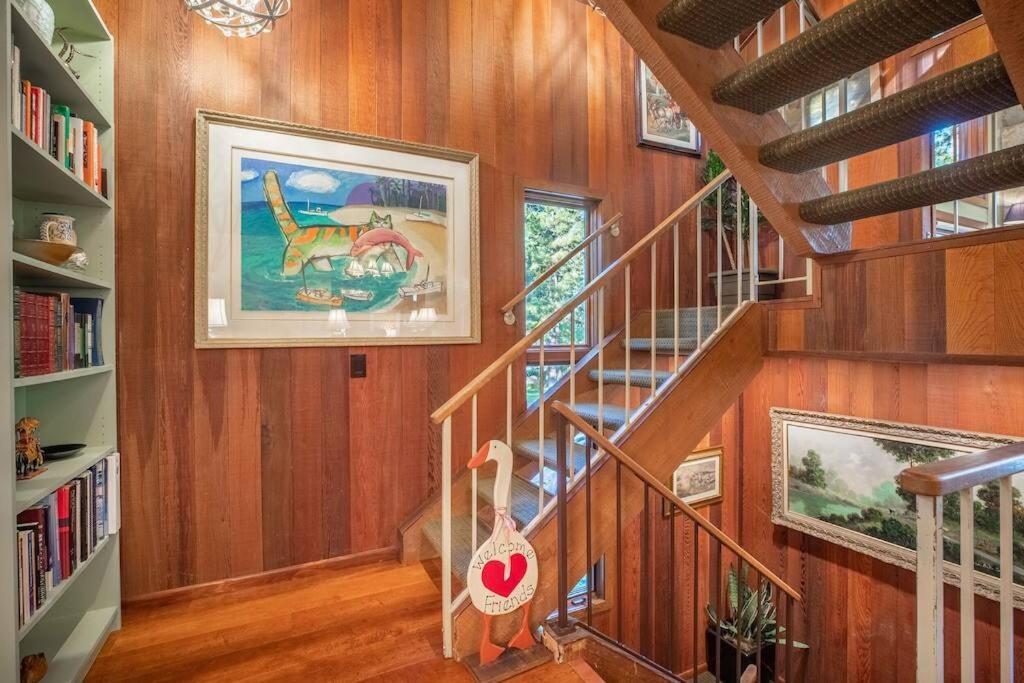 Townhouse Art Gallery In Mammoth's Location Appartement